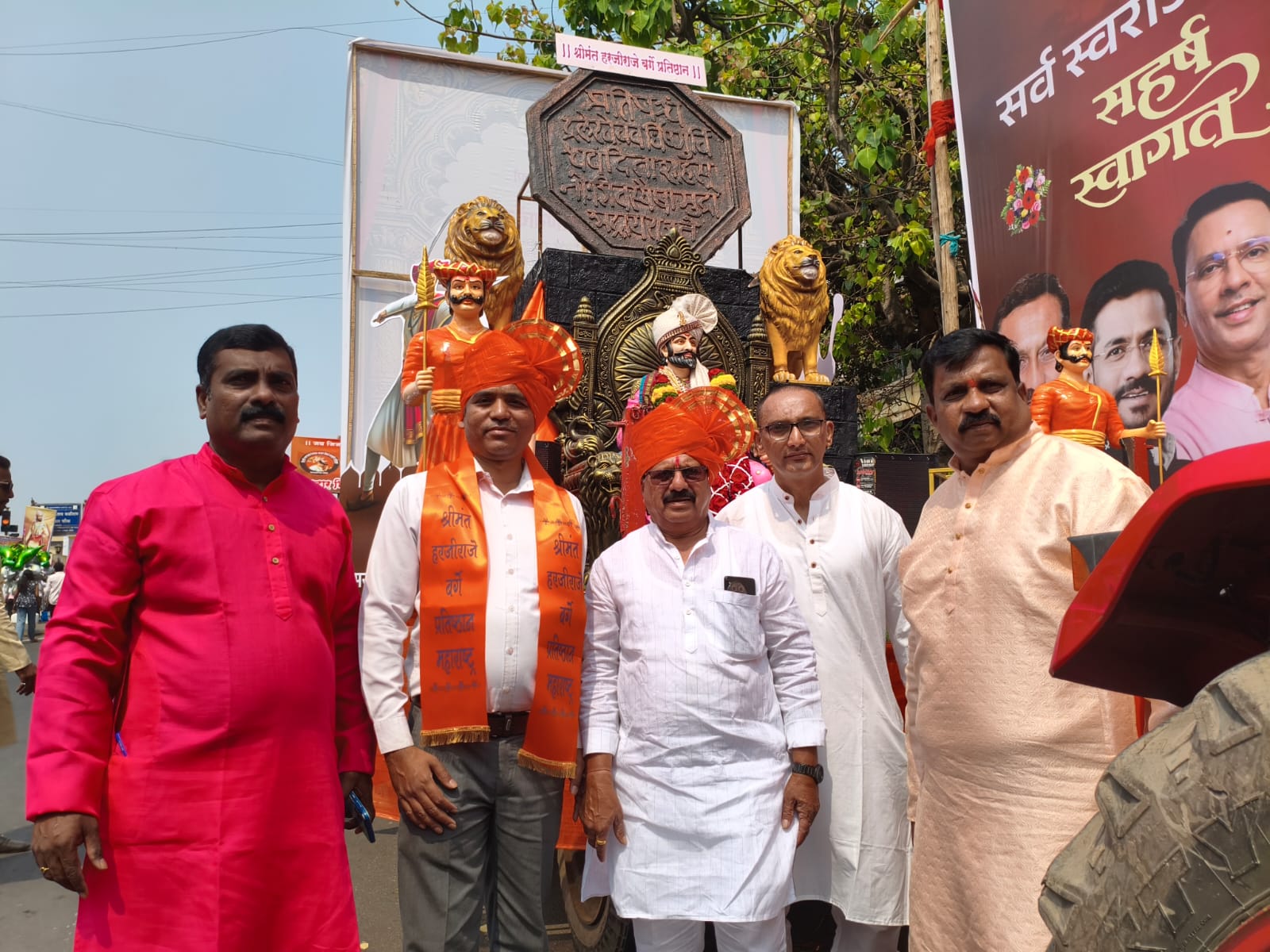 पुण्यात शिवरायांच्या जयघोषात ‘श्रीमंत हरजीराजे बर्गे प्रतिष्ठान’चा भव्य रथोत्सव; वीर शिलेदारांच्या देखाव्याने वेधले लक्ष